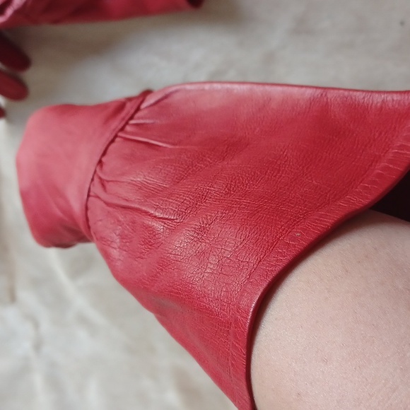 Bergdorf Goodman Leather Gloves - Picture 9 of 12
